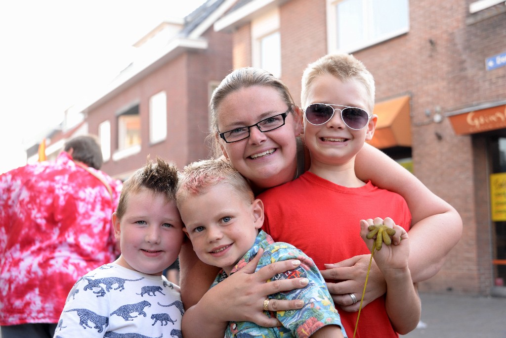 ../Images/Zomercarnaval Noordwijkerhout 315.jpg